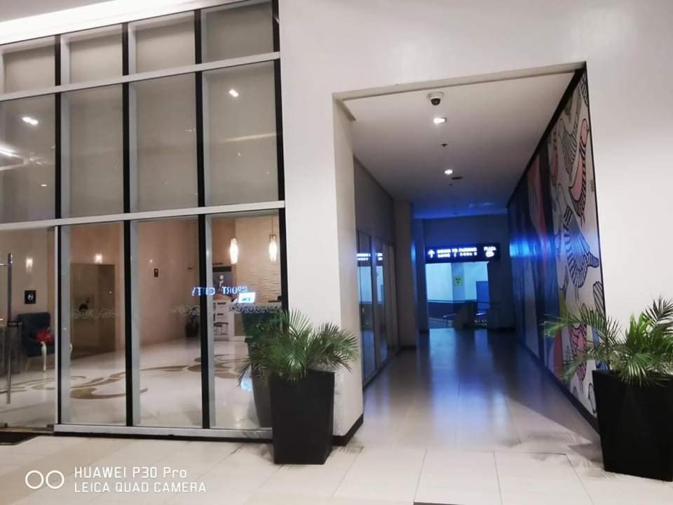 Staycation Condotel @150Newport Pasay City Manila Exterior foto